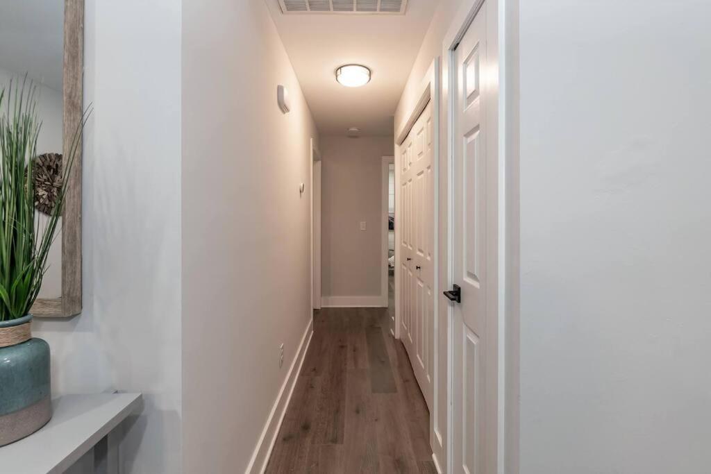 Island Joy - Newly Renovated/Walk To The Beach! Oak Island Buitenkant foto