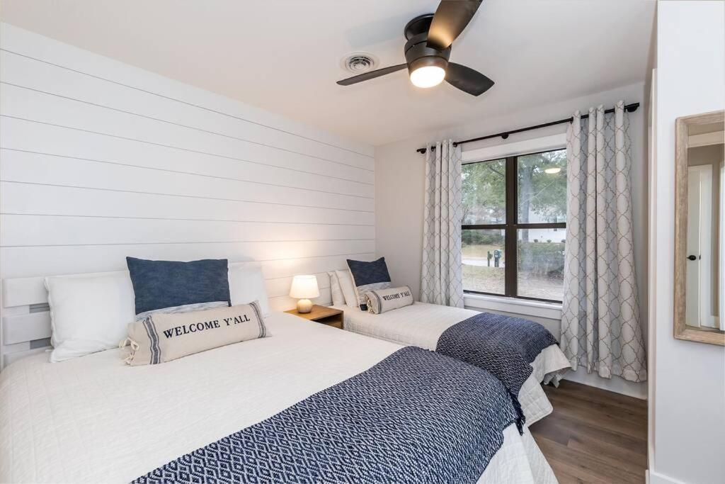 Island Joy - Newly Renovated/Walk To The Beach! Oak Island Buitenkant foto